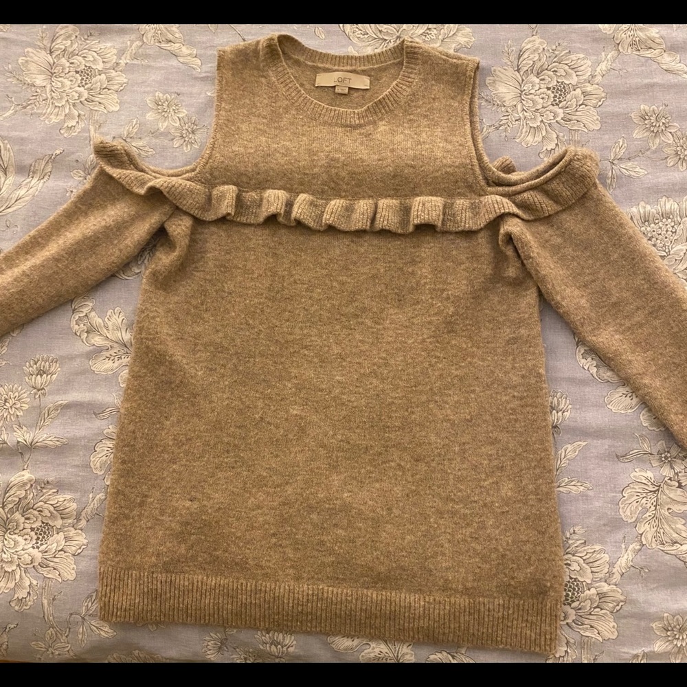 Open shoulder long sleeve sweater